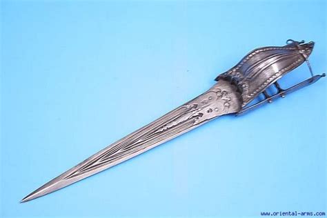 Figgerits: Piercing weapon.